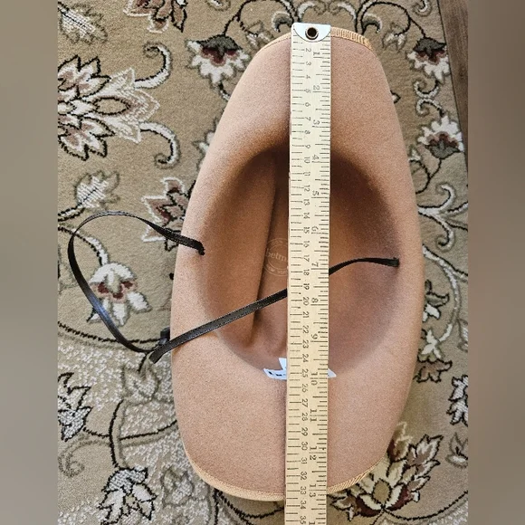 Vintage wool cowboy hat with feathers tan Betmar
